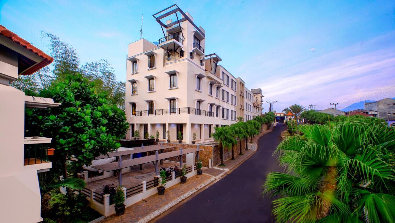 El Hotel Маланг Экстерьер фото